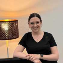 Inhaberin, Beckenboden, Rückenfit, Step, Showtanz,  Discofox, Paartanz, Krabbelgruppen, allg.Vertretung